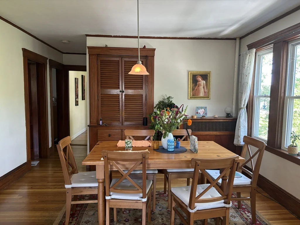 2 bed, 1 bath apartment for rent at 27 Highland Avenuw Unit 2, Arlington Heights — photo 2 of 10