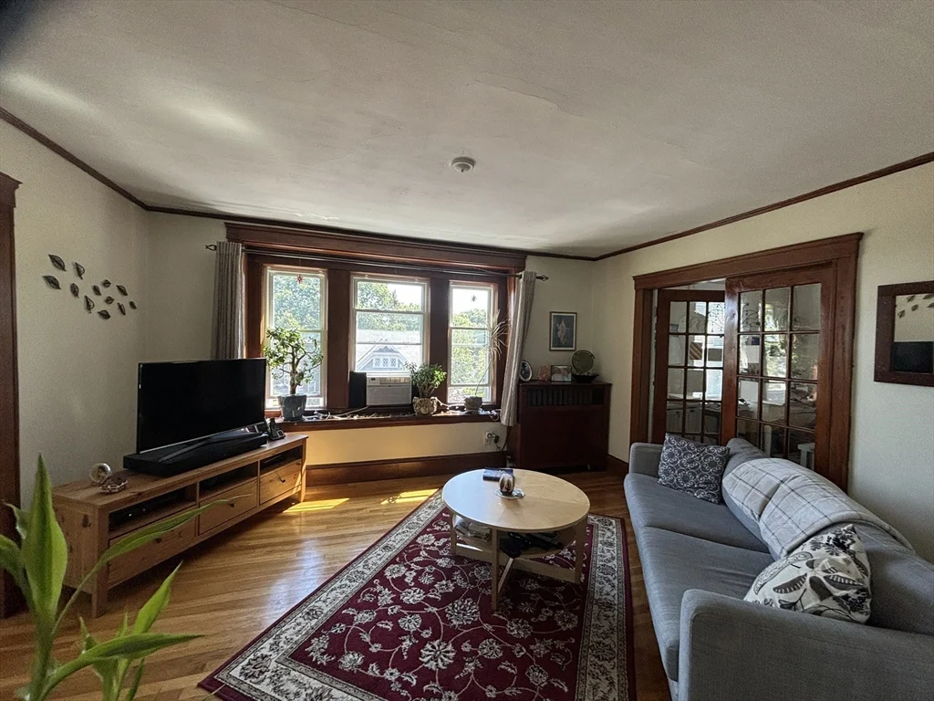 2 bed, 1 bath apartment for rent at 27 Highland Avenuw Unit 2, Arlington Heights — photo 4 of 10