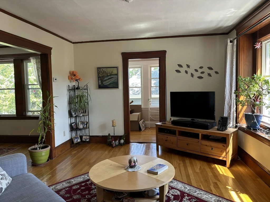 2 bed, 1 bath apartment for rent at 27 Highland Avenuw Unit 2, Arlington Heights — photo 5 of 10