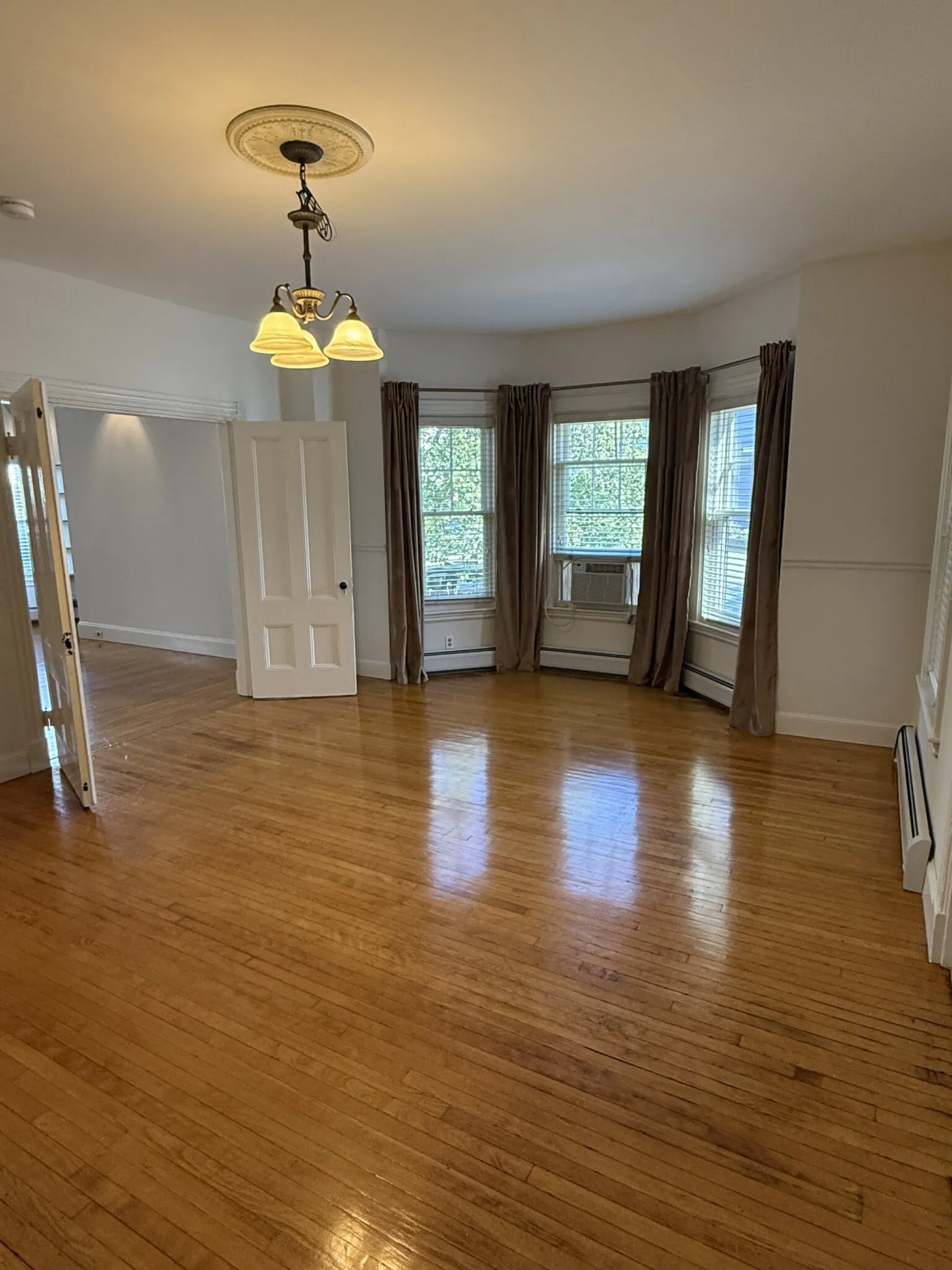 2 bed, 1 bath apartment for rent at 27 Holton St Unit 1, West Somerville — photo 5 of 33