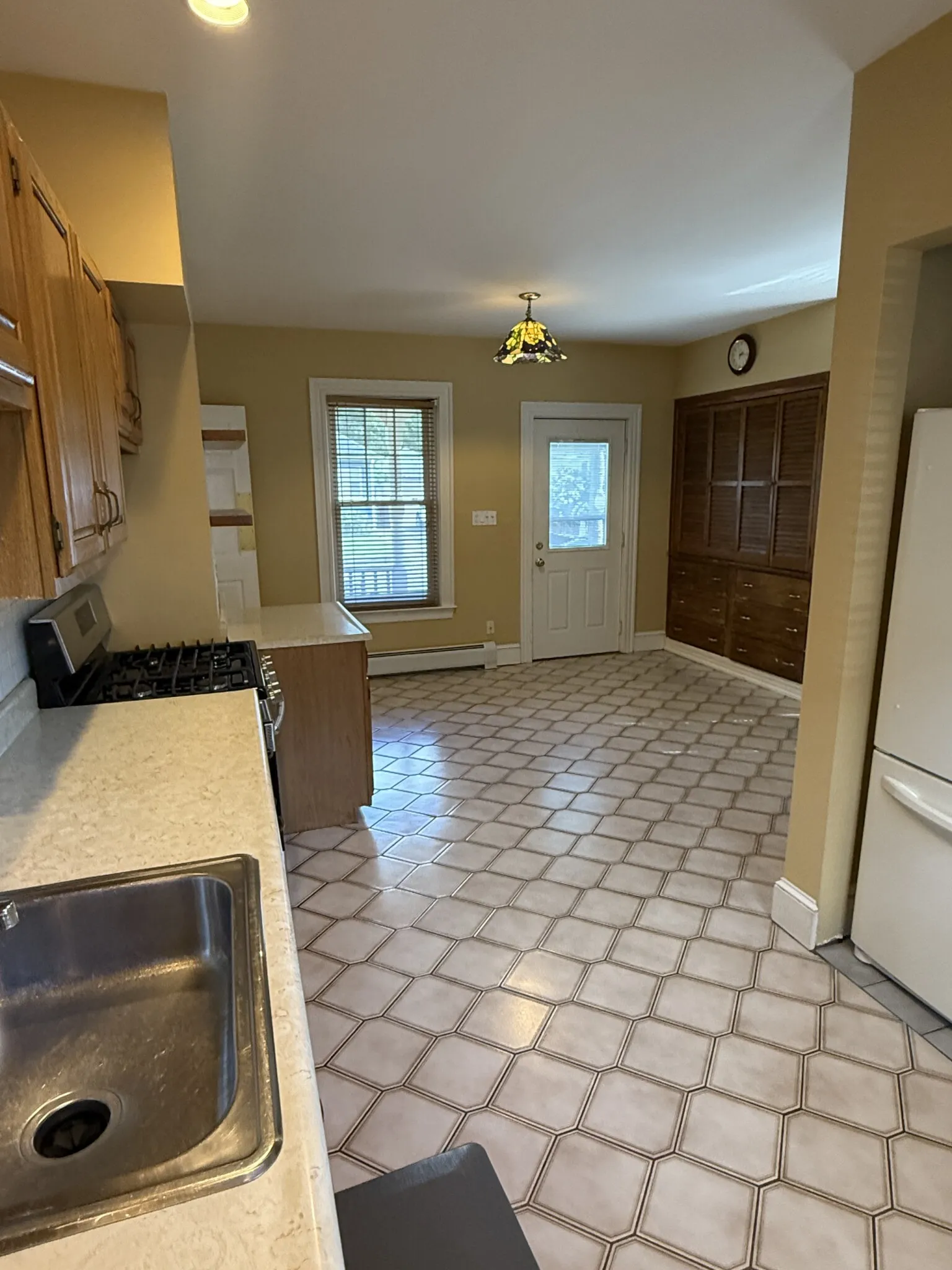 2 bed, 1 bath apartment for rent at 27 Holton St Unit 1, West Somerville — photo 2 of 33