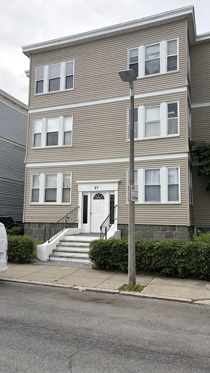 1 bed, 1 bath apartment for rent at 27 Hosmer St Unit 1, Mattapan