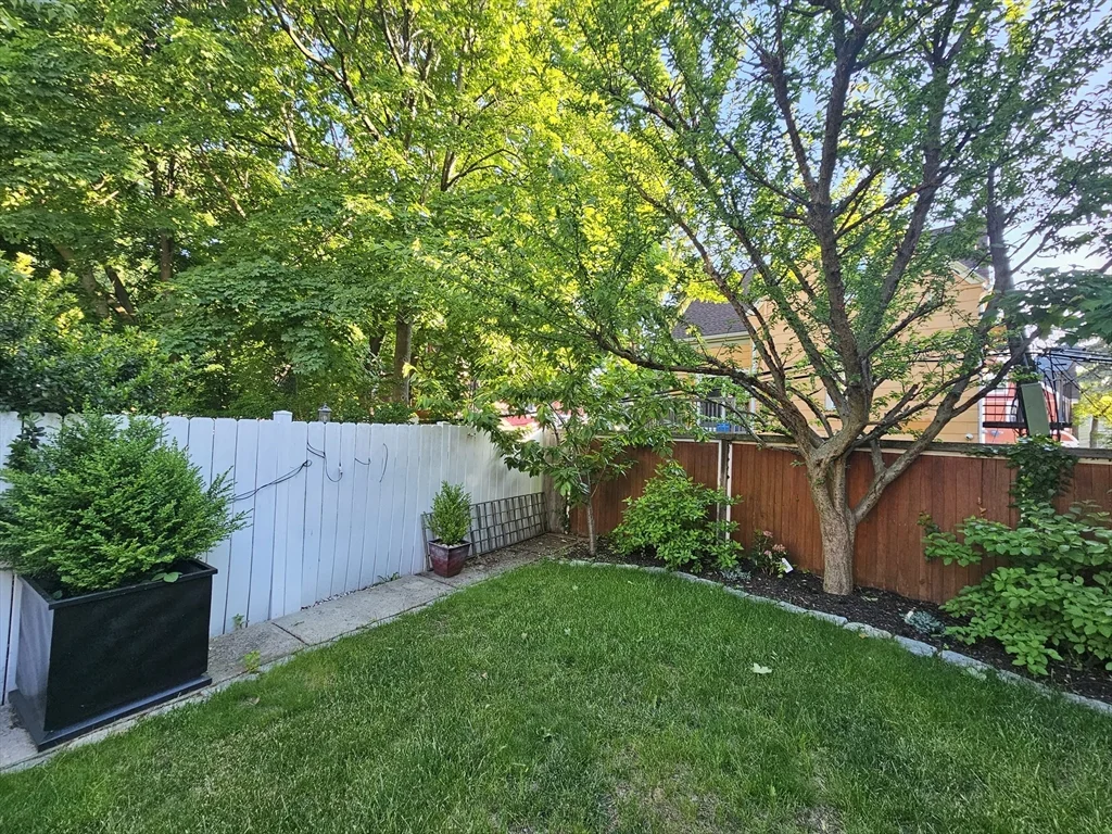 3 bed, 3 bath apartment for rent at 27 Howland St Unit U2, Roxbury — photo 19 of 24