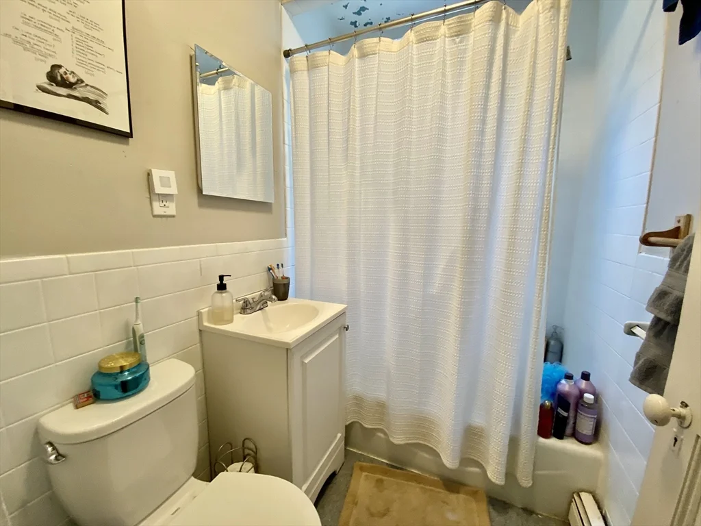 4 bed, 1 bath apartment for rent at 27 Hurd Rd Unit 5, Coolidge Corner — photo 6 of 22