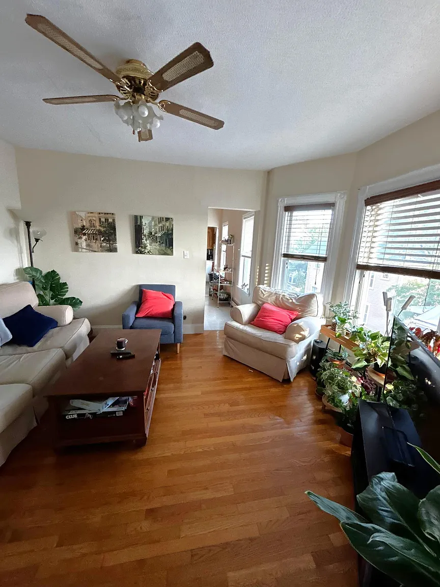 3 bed, 1 bath apartment for rent at 27 Ibbetson St Unit 2, Spring Hill — photo 1 of 12