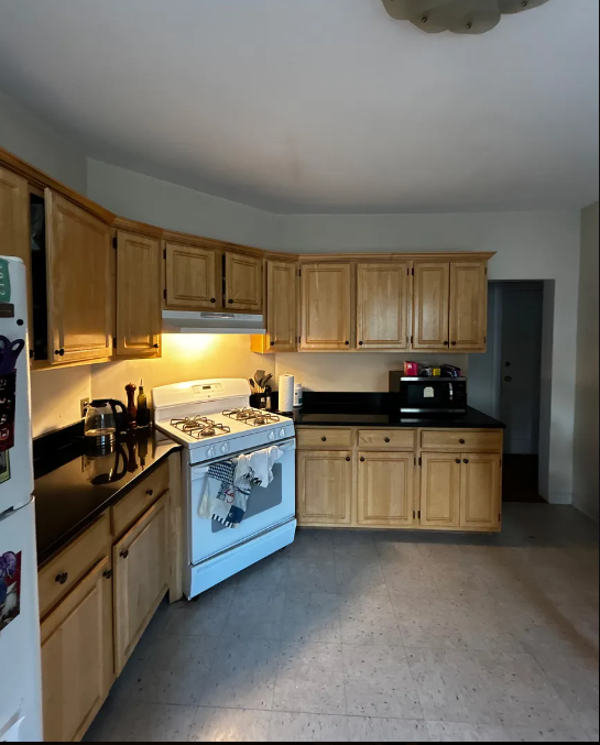 3 bed, 1 bath apartment for rent at 27 Ibbetson St Unit 2, Spring Hill — photo 3 of 12