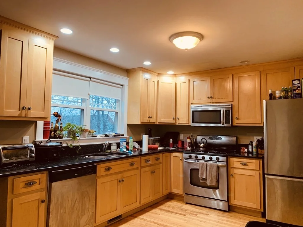 5 bed, 2 bath apartment for rent at 27 Iroquois Unit 1, Mission Hill — photo 2 of 17