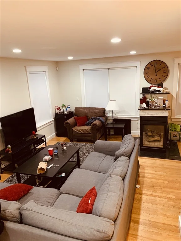 5 bed, 2 bath apartment for rent at 27 Iroquois Unit Street, Mission Hill — photo 5 of 16
