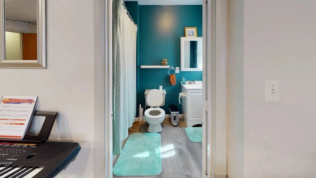 4 bed, 2 bath apartment for rent at 27 Kelley Ct Unit B, Brighton — photo 6 of 6
