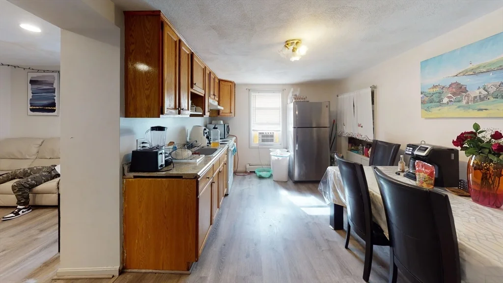 4 bed, 2 bath apartment for rent at 27 Kelley Ct Unit B, Brighton — photo 2 of 6