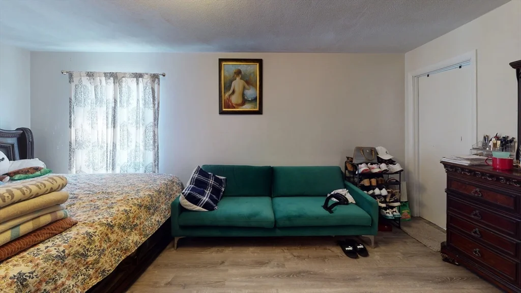 4 bed, 2 bath apartment for rent at 27 Kelley Ct Unit B, Brighton — photo 3 of 6