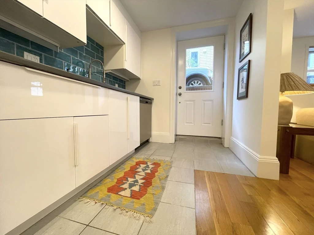 1 bed, 1 bath apartment for rent at 27 Kidder Ave Unit 0, Powder House Square — photo 5 of 16