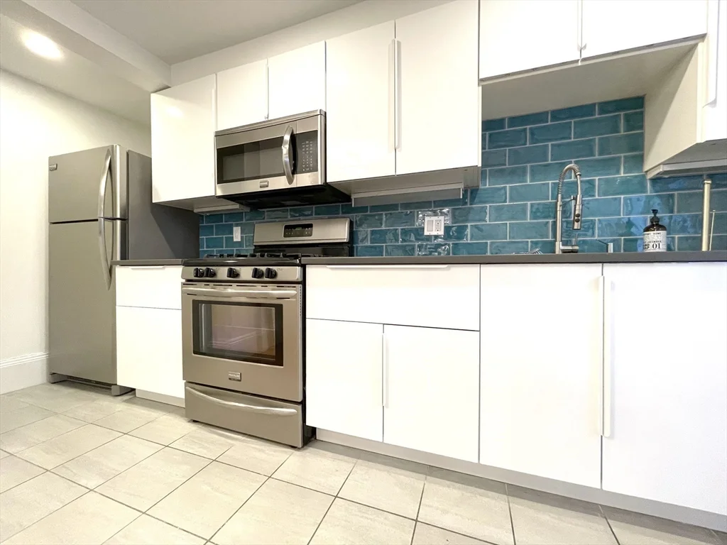 1 bed, 1 bath apartment for rent at 27 Kidder Ave Unit 0, Powder House Square — photo 4 of 16
