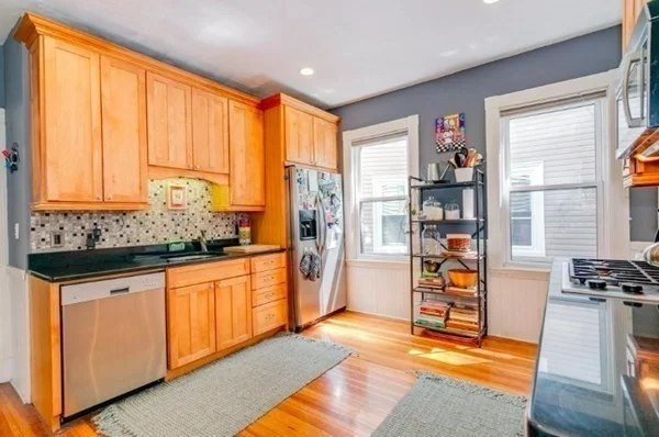 2 bed, 1 bath apartment for rent at 27 King St Unit 1, Dorchester — photo 3 of 11