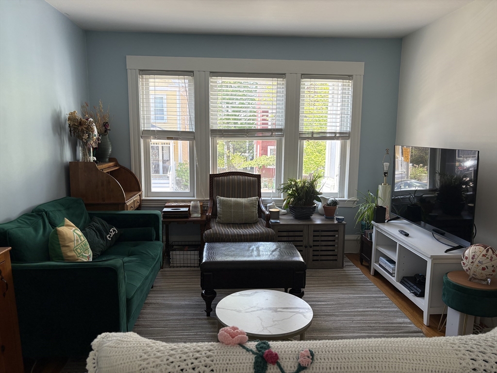 2 bed, 1 bath apartment for rent at 27 Knoll St Unit 1, Roslindale — photo 3 of 10