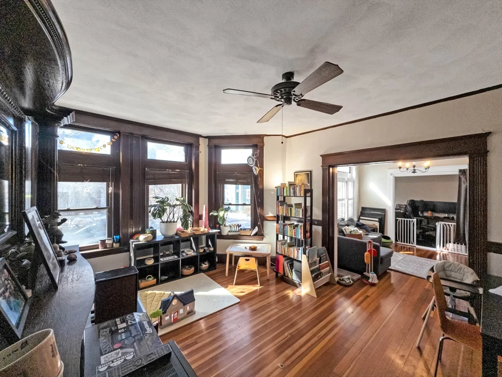 2 bed, 1 bath apartment for rent at 27 Lakeville Rd Unit 1, Jamaica Plain — photo 6 of 13