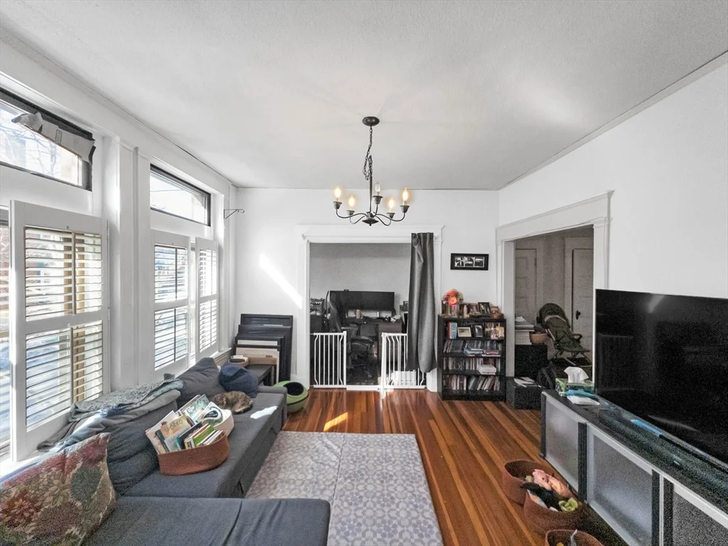 2 bed, 1 bath apartment for rent at 27 Lakeville Rd Unit 1, Jamaica Plain — photo 4 of 13