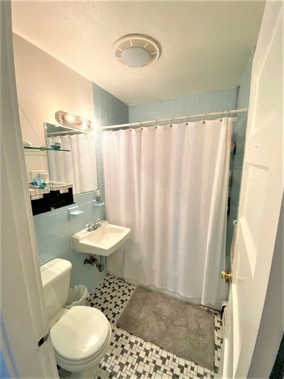 3 bed, 1 bath apartment for rent at 27 Langley Rd Unit 2, Brighton — photo 11 of 14