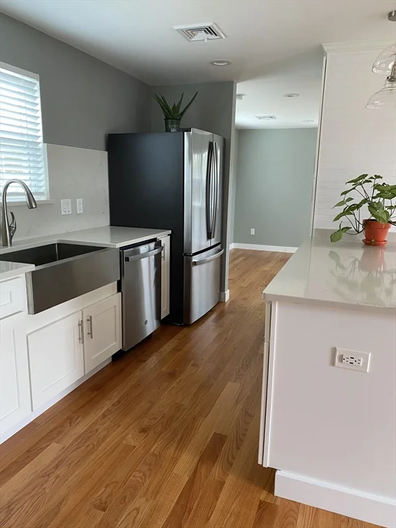 2 bed, 1 bath apartment for rent at 27 Lees River Dr Unit 0, Swansea — photo 3 of 12