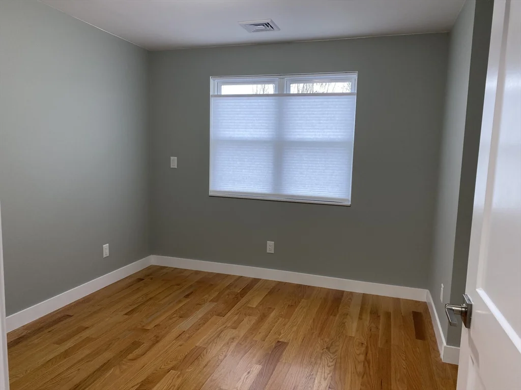 2 bed, 1 bath apartment for rent at 27 Lees River Dr Unit 0, Swansea — photo 7 of 12