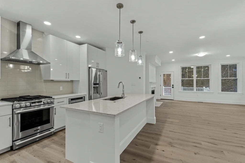 2 bed, 2 bath apartment for rent at 27 Lily Pond Ln Unit 27, Lexington — photo 3 of 37