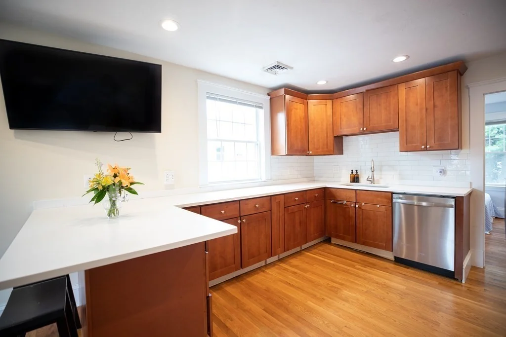2 bed, 1 bath apartment for rent at 27 Linden Rd Unit 2, West Peabody