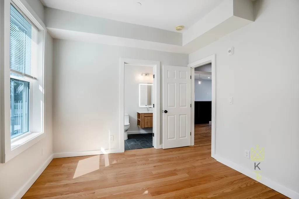 4 bed, 3 bath apartment for rent at 27 Linden St Unit 01, Allston — photo 5 of 20