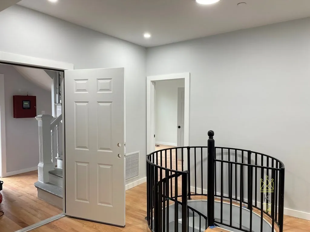 4 bed, 3 bath apartment for rent at 27 Linden St Unit 01, Allston — photo 16 of 20