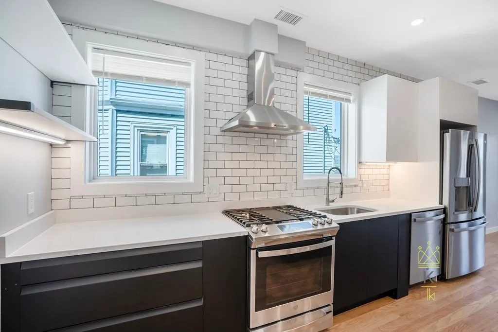 4 bed, 3 bath apartment for rent at 27 Linden St Unit 01, Allston — photo 2 of 20