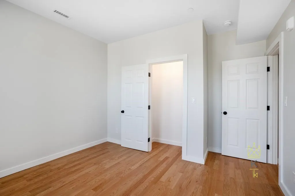 4 bed, 3 bath apartment for rent at 27 Linden St Unit 01, Allston — photo 11 of 20