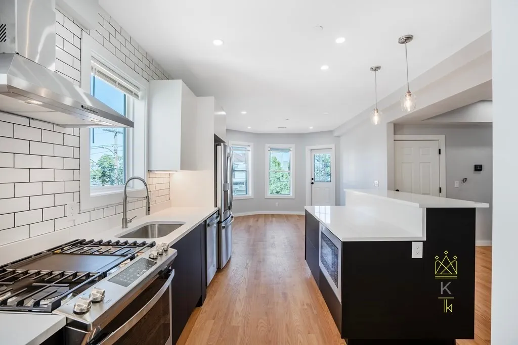 4 bed, 3 bath apartment for rent at 27 Linden St Unit 01, Allston — photo 1 of 20