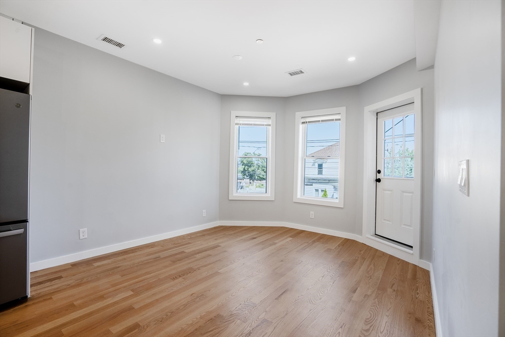 3 bed, 2 bath apartment for rent at 27 Linden St Unit 2, Allston — photo 5 of 17