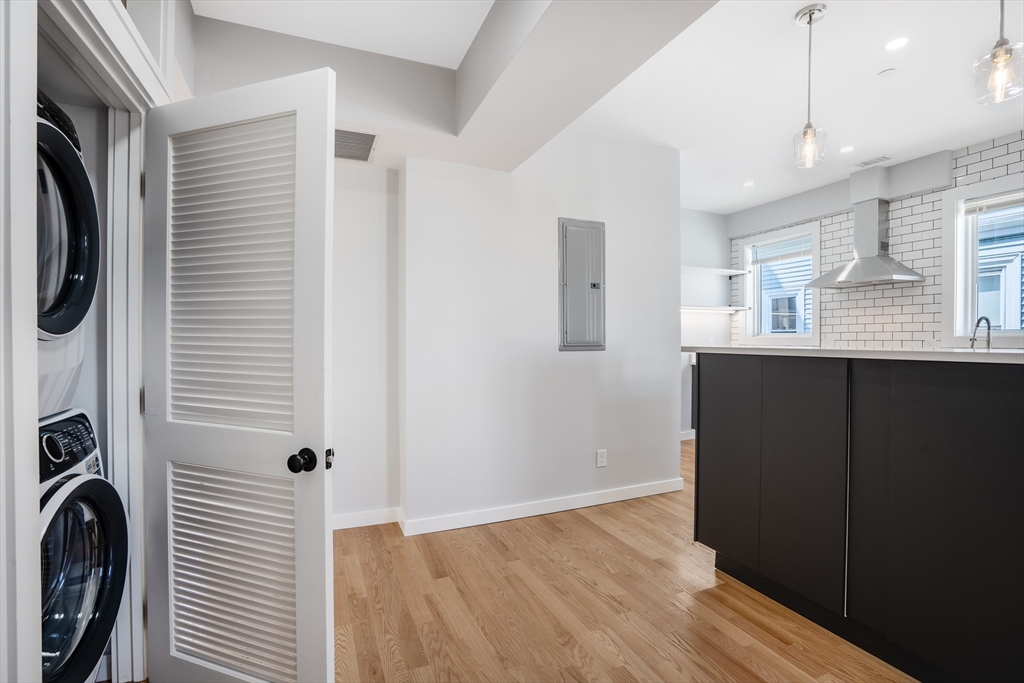 3 bed, 2 bath apartment for rent at 27 Linden St Unit 2, Allston — photo 14 of 17