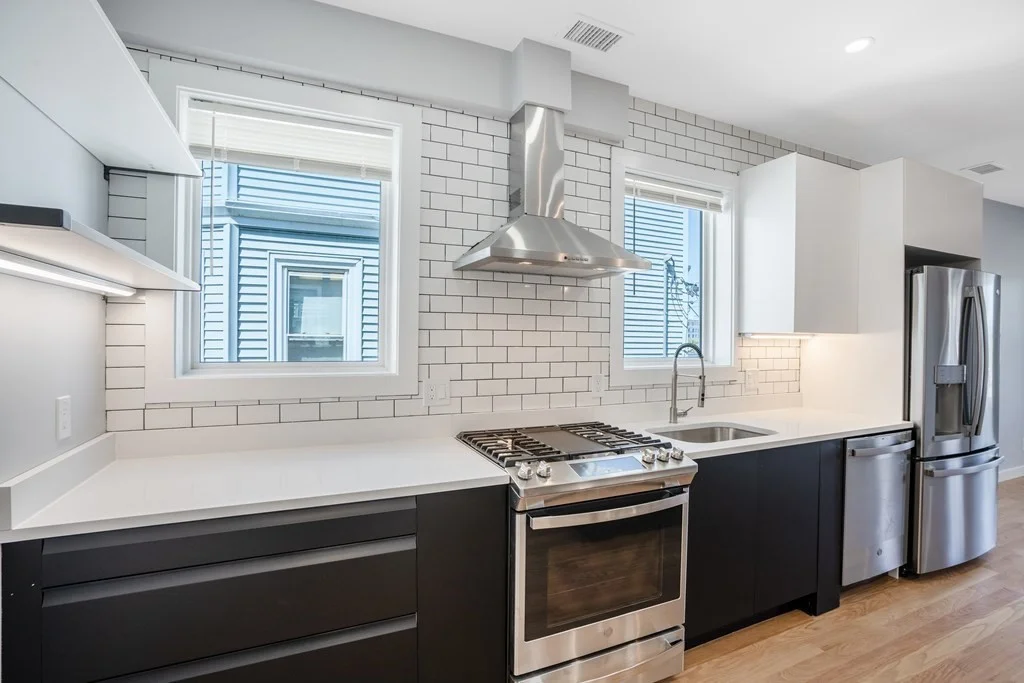 4 bed, 3 bath apartment for rent at 27 Linden Unit 1, Allston — photo 3 of 22