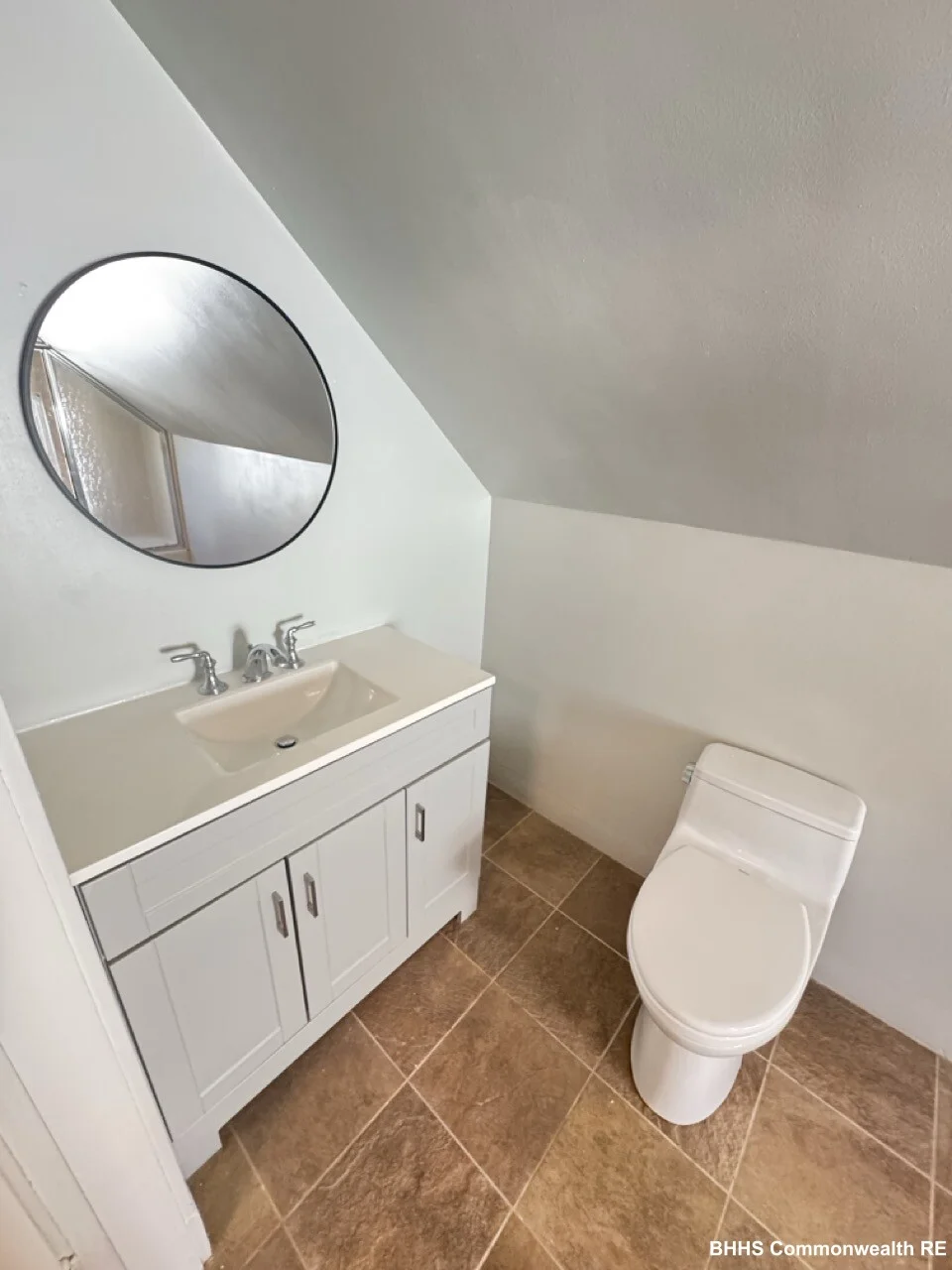 2 bed, 1 bath apartment for rent at 27 Lloyd Rd Unit 3, Watertown — photo 5 of 9