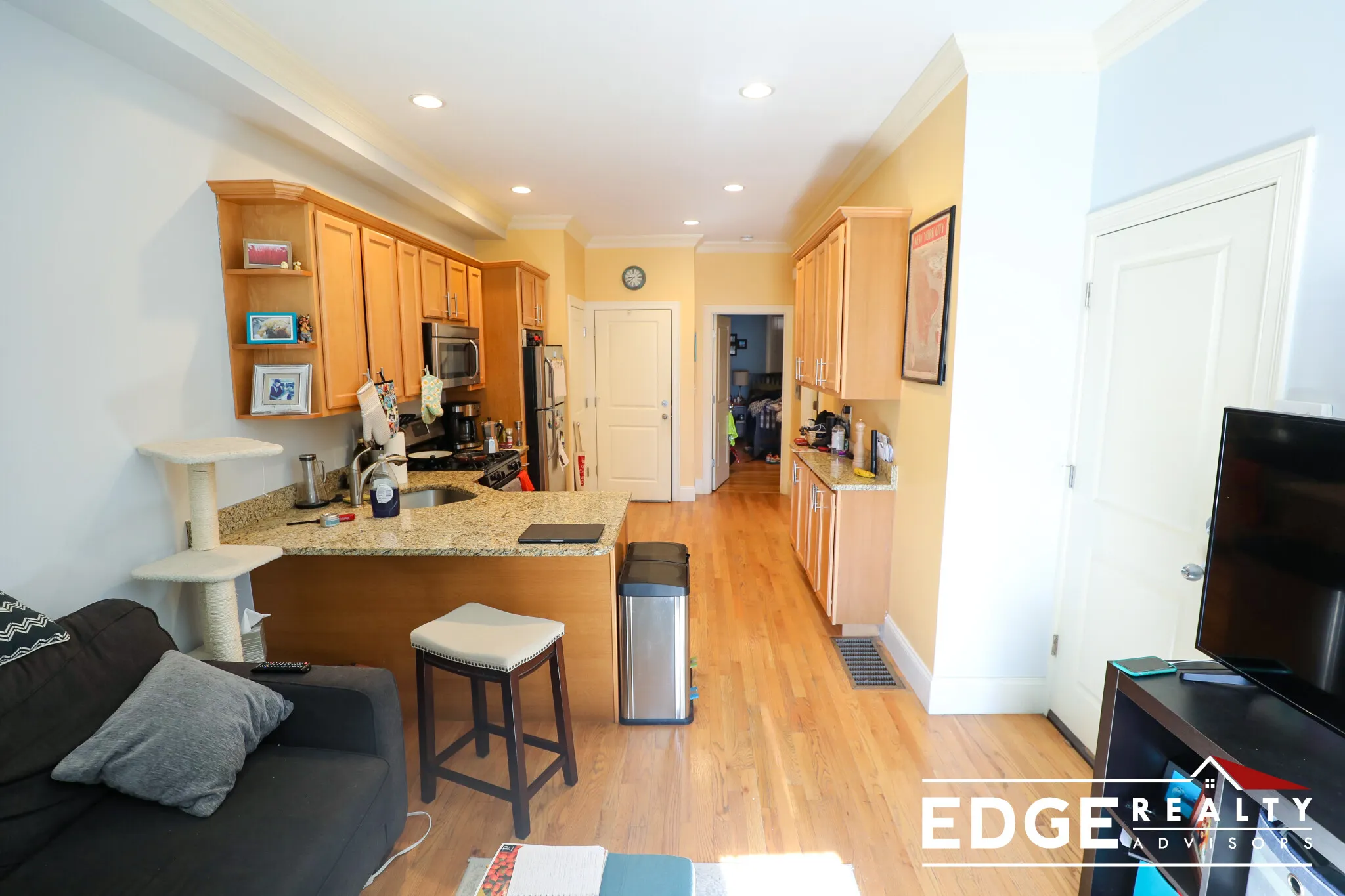 2 bed, 1 bath apartment for rent at 27 Lothrop St Unit 1, Allston — photo 2 of 8