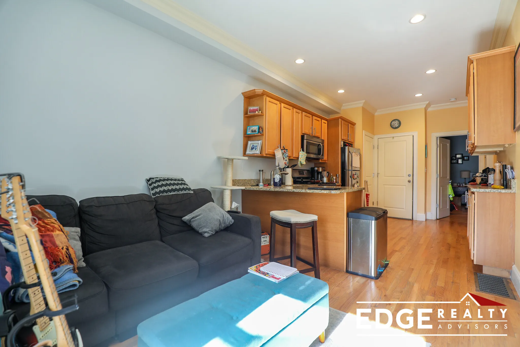 2 bed, 1 bath apartment for rent at 27 Lothrop St Unit 1, Allston — photo 3 of 8