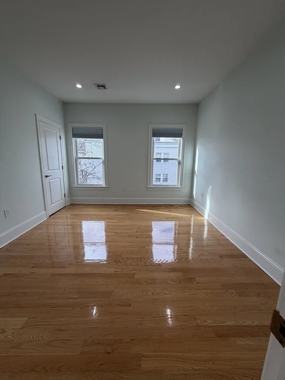 3 bed, 1 bath apartment for rent at 27 Lyon St Unit 3, Dorchester — photo 9 of 10
