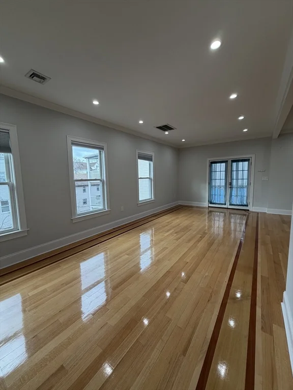 3 bed, 1 bath apartment for rent at 27 Lyon St Unit 3, Dorchester — photo 5 of 10