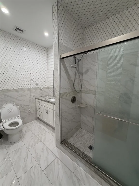 3 bed, 1 bath apartment for rent at 27 Lyon St Unit 3, Dorchester — photo 6 of 10