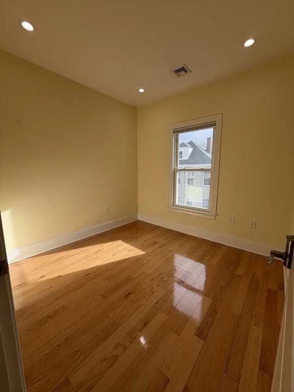 3 bed, 1 bath apartment for rent at 27 Lyon St Unit 3, Dorchester — photo 8 of 10