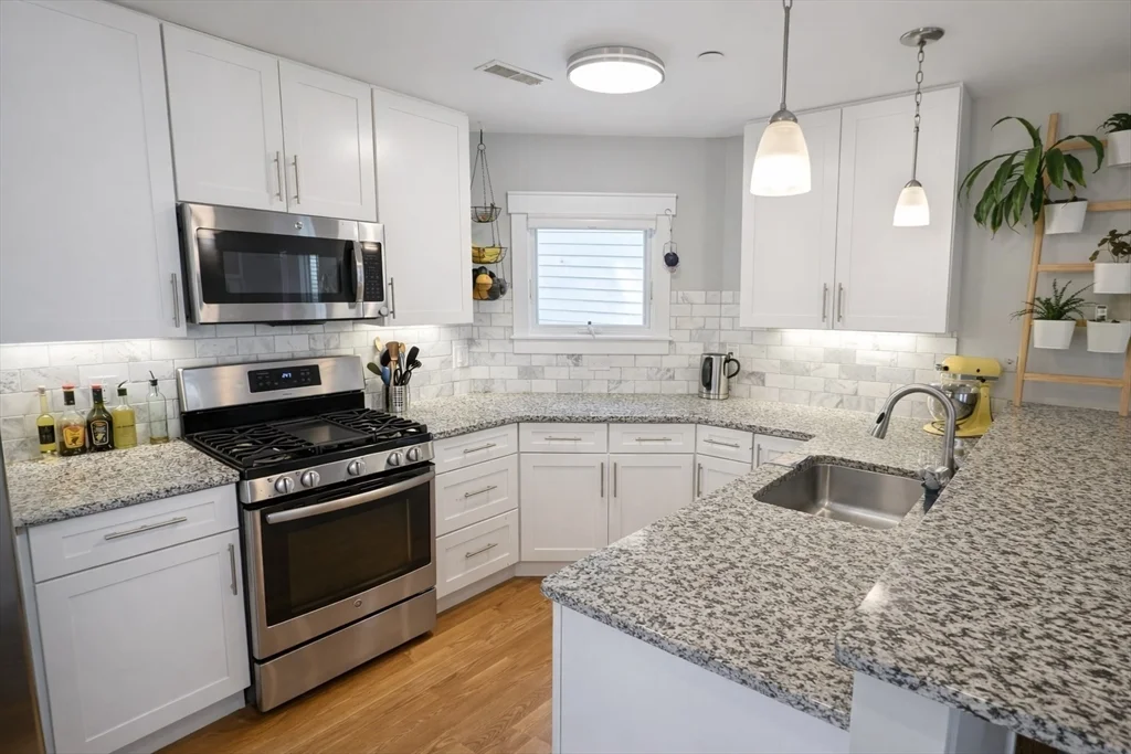 3 bed, 2 bath apartment for rent at 27 Marcella St Unit G, Roxbury — photo 4 of 19