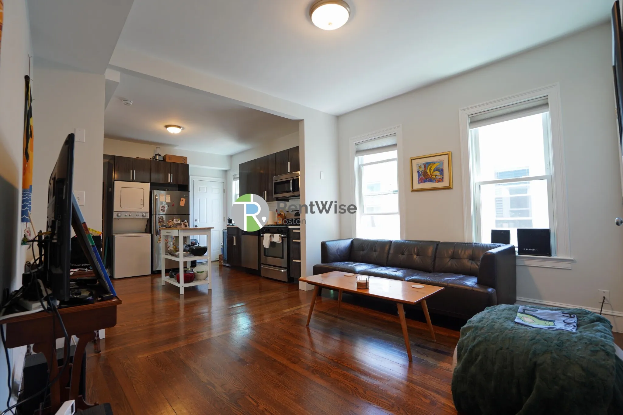 3 bed, 1 bath apartment for rent at 27 Marney St Unit 3, Wellington-Harrington — photo 5 of 22