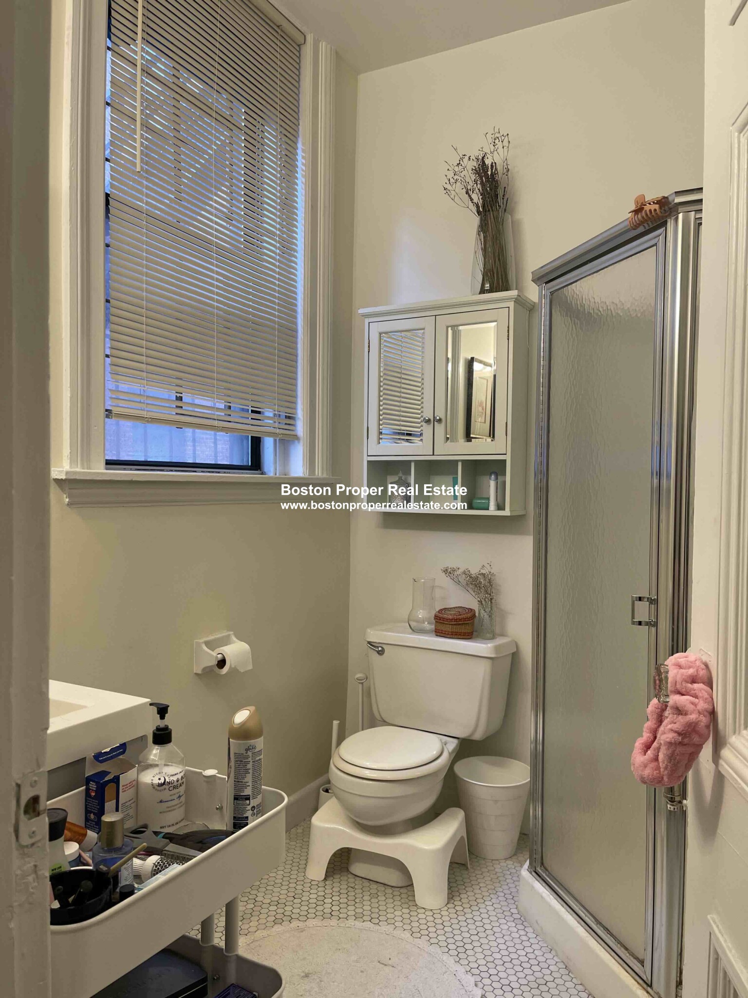 Studio bed, 1 bath apartment for rent at 27 Massachusetts Ave Unit 3, Back Bay — photo 5 of 9