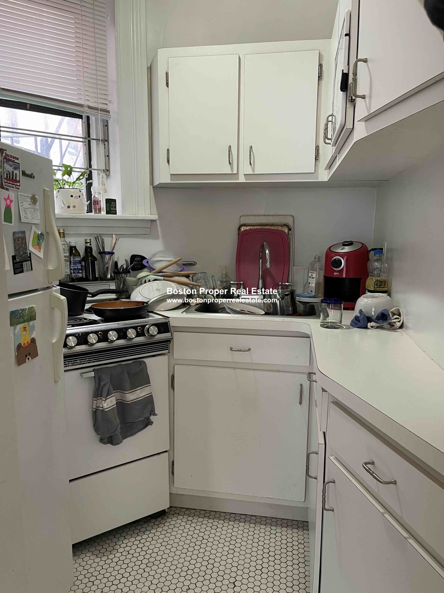 Studio bed, 1 bath apartment for rent at 27 Massachusetts Ave Unit 3, Back Bay — photo 7 of 9