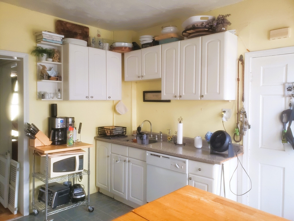 2 bed, 1 bath apartment for rent at 27 Medford St Unit 1, Medford — photo 14 of 27