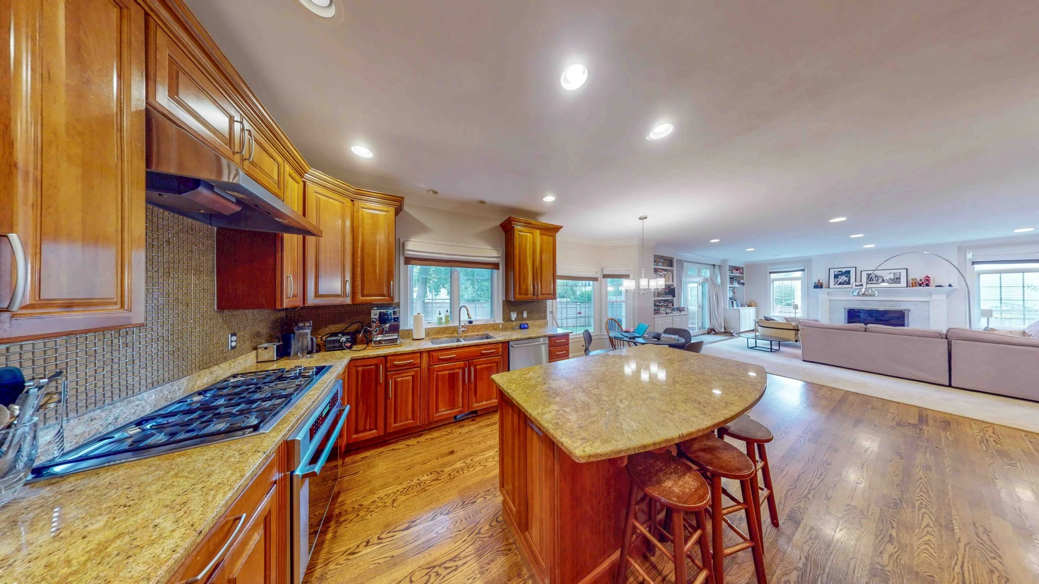 5 bed, 3.5 bath apartment for rent at 27 Mellon Rd Unit 1, Wellesley — photo 5 of 47