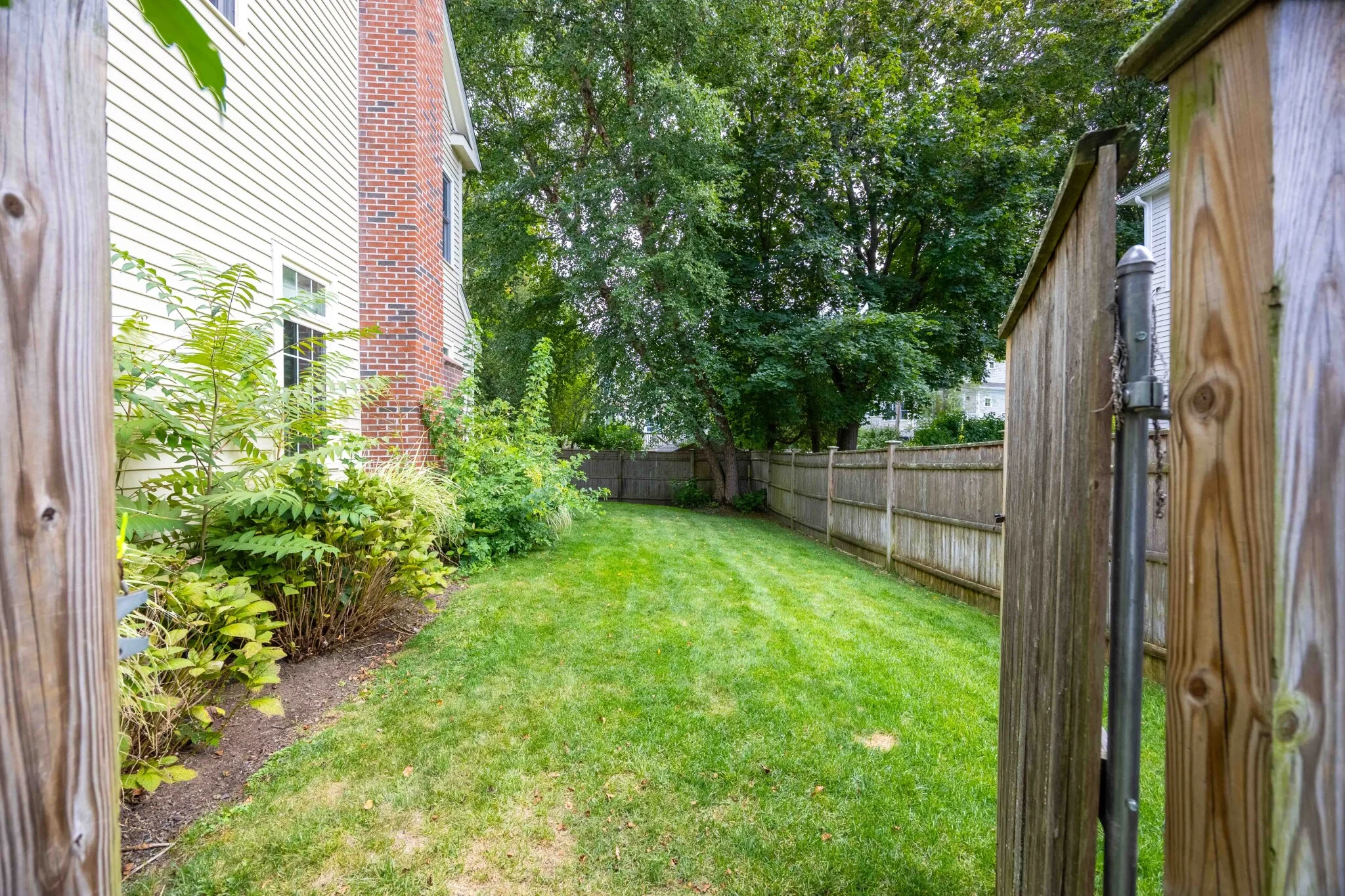 5 bed, 3.5 bath apartment for rent at 27 Mellon Rd Unit 1, Wellesley — photo 43 of 47