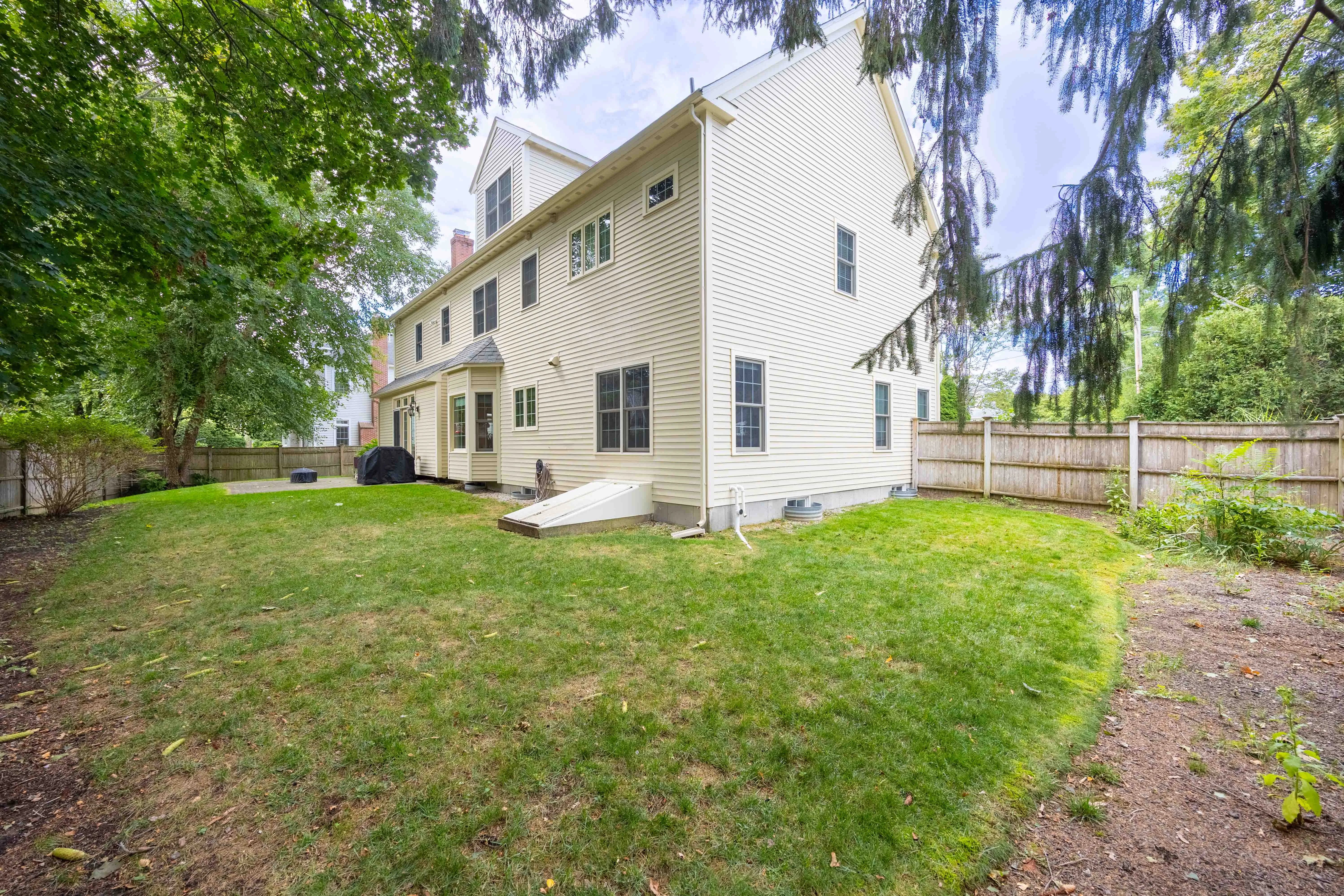 5 bed, 3.5 bath apartment for rent at 27 Mellon Rd Unit 27, Wellesley — photo 8 of 45