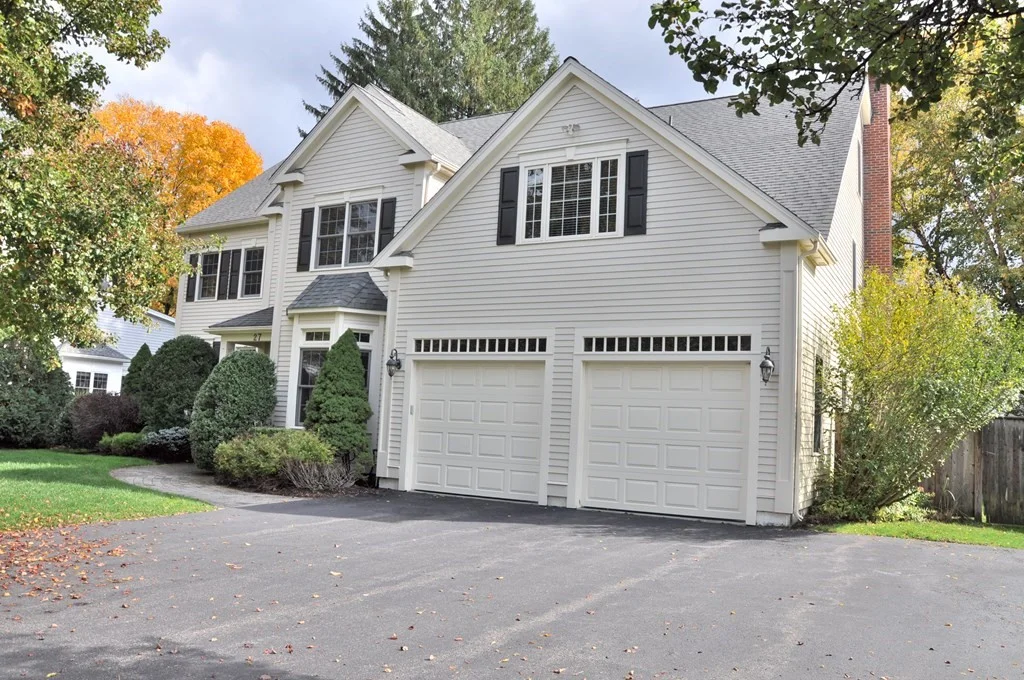 5 bed, 3 bath apartment for rent at 27 Mellon Rd, Wellesley Fells — photo 2 of 26